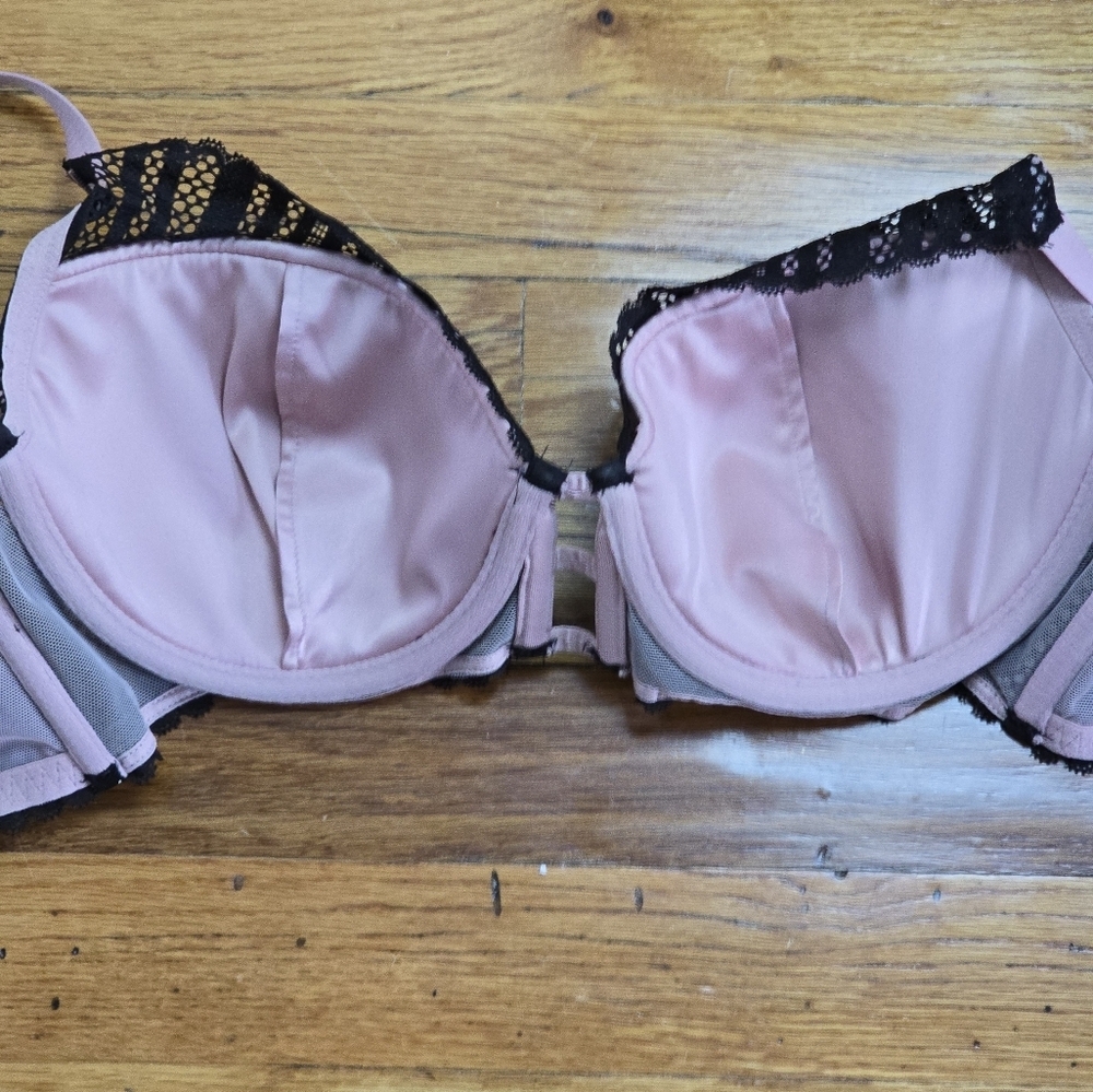 Victoria's Secret Lined Plunge Bra 34D - Picture 6 of 7